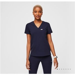 FIGS - Navy Scrub Top (Catarina One Pocket Scrub Top) XXS